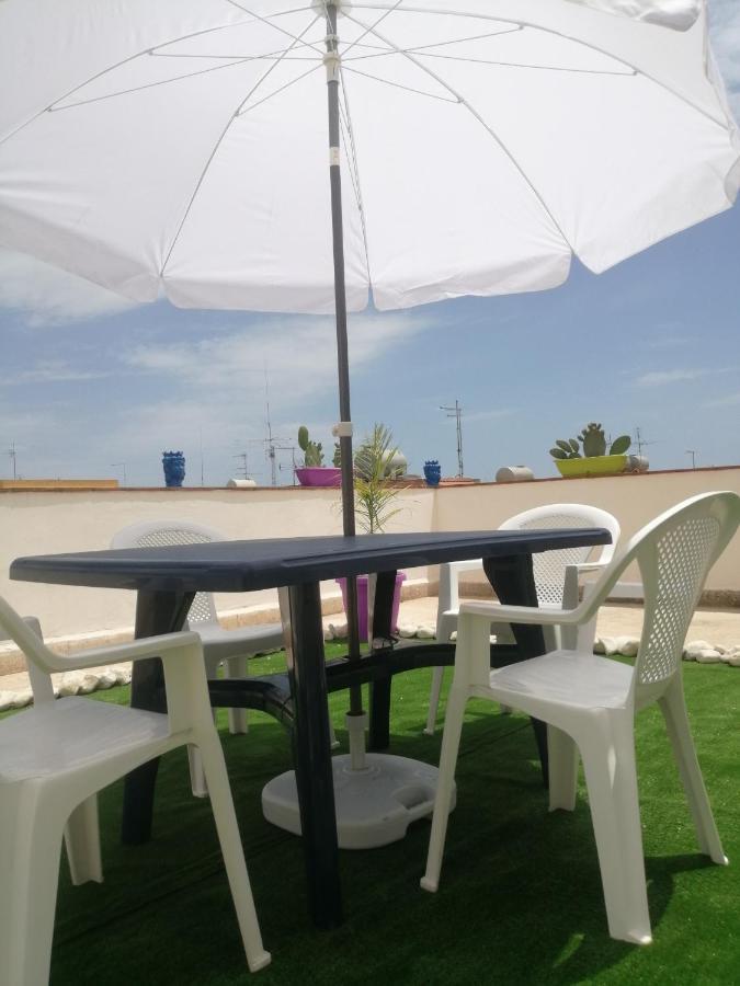 Casa Vacanza I Due Mori Villa อาโวลา ภายนอก รูปภาพ