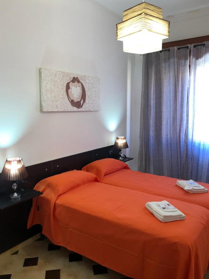 Casa Vacanza I Due Mori Villa อาโวลา ภายนอก รูปภาพ