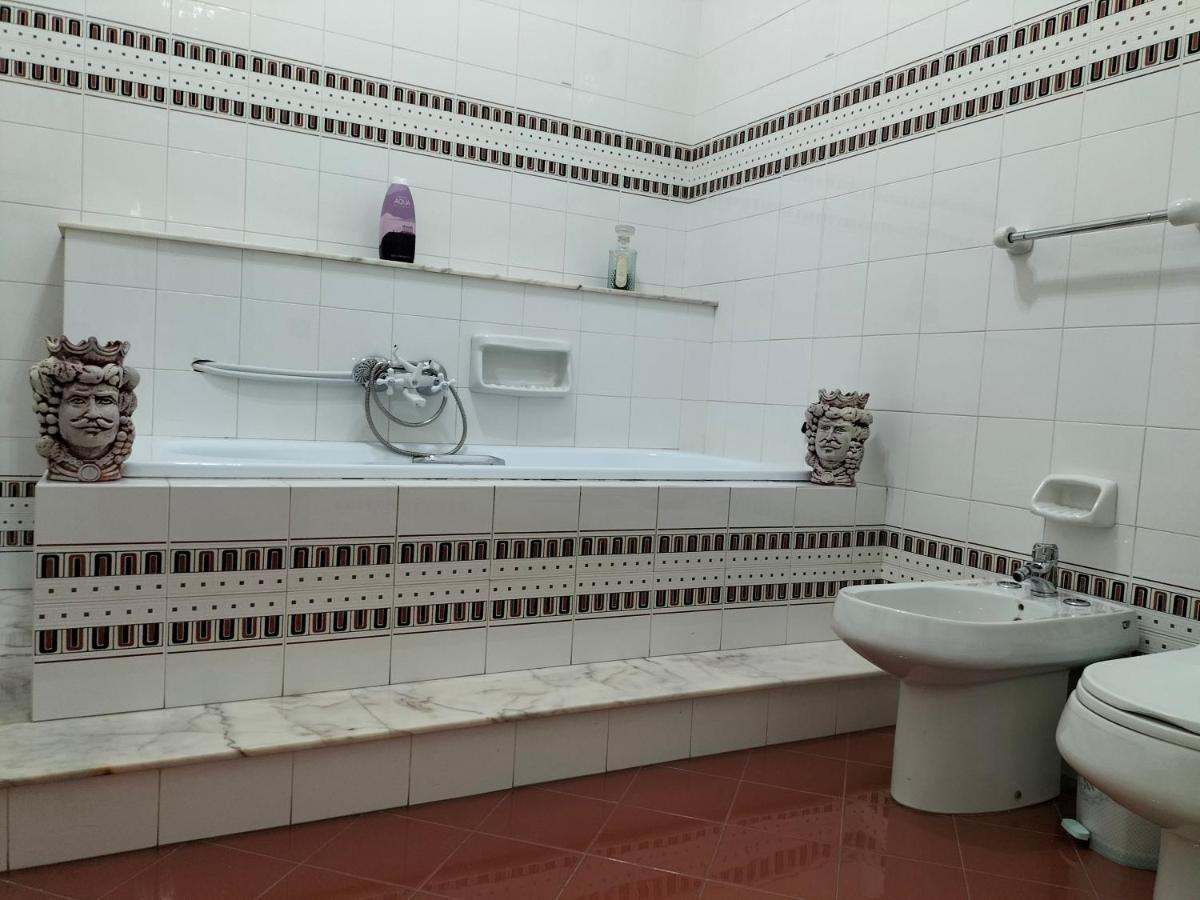 Casa Vacanza I Due Mori Villa อาโวลา ภายนอก รูปภาพ